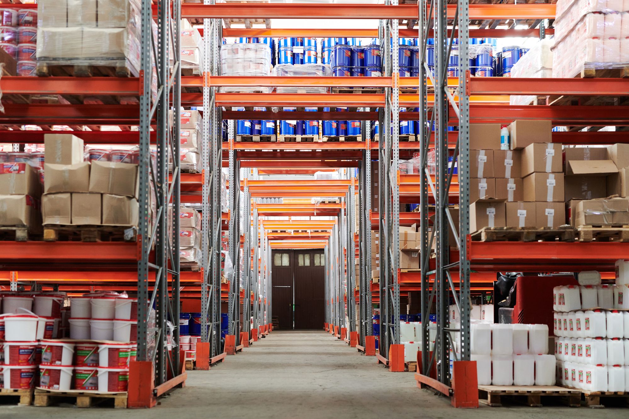 Modern warehouse ready for commercial product supply